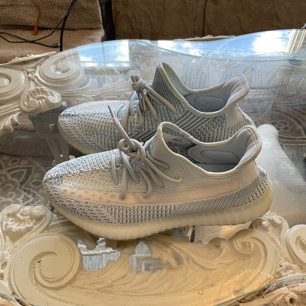 Yeezy cloud white size 10